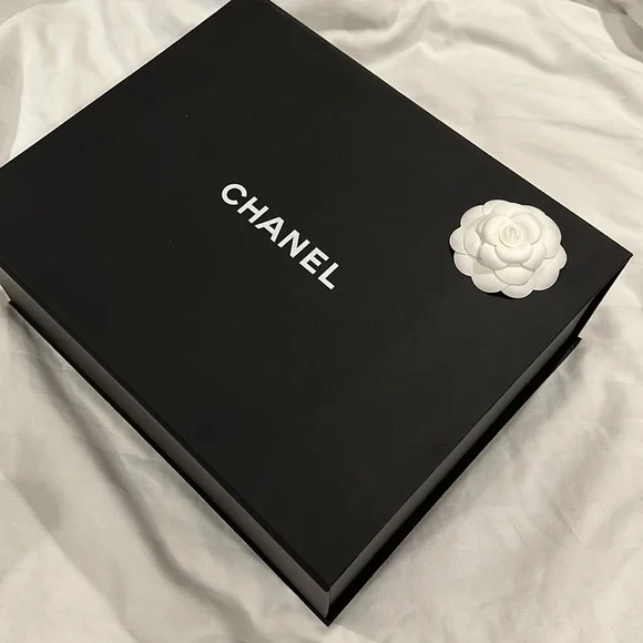 CHANEL　大小空箱　20箱　太細りボン3本付き CHANEL大小空箱20箱太細りボン3本付き